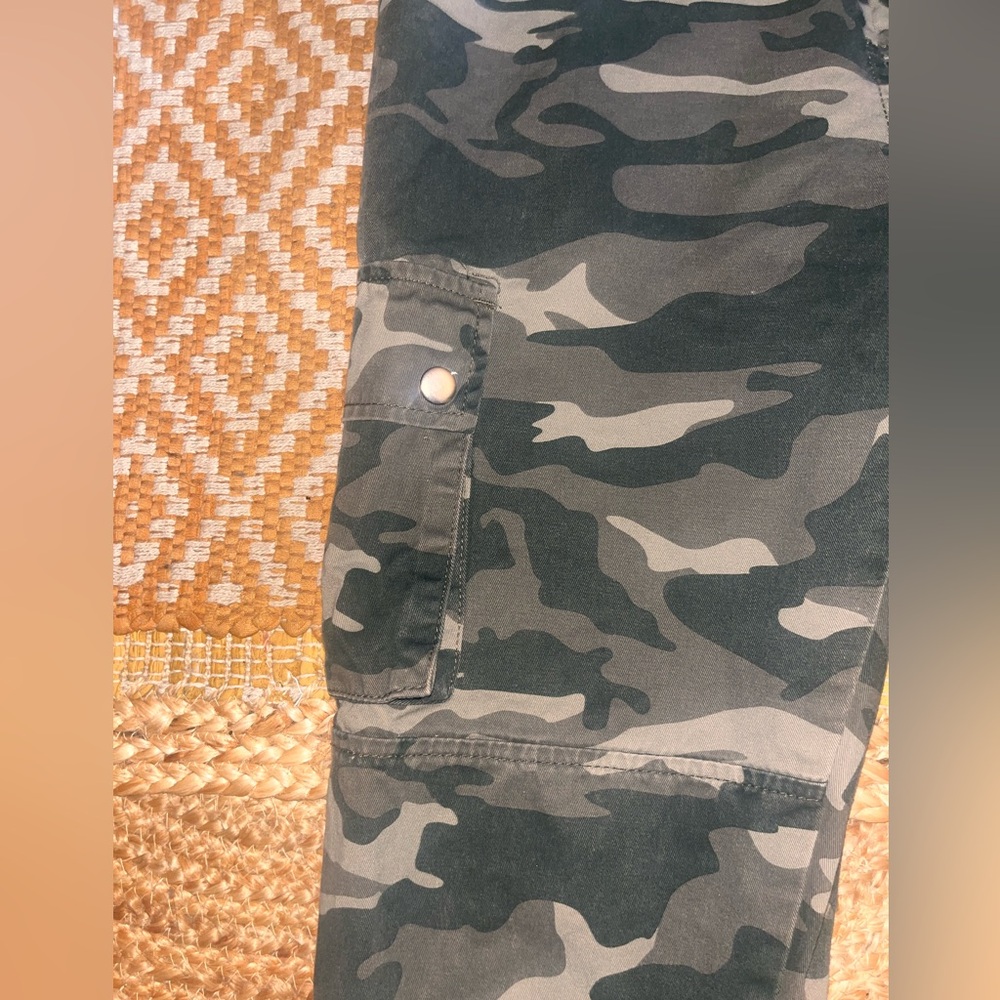 Camo Cargo Jogger Pant- Sz L-EUC- Side pockets - Picture 11 of 16